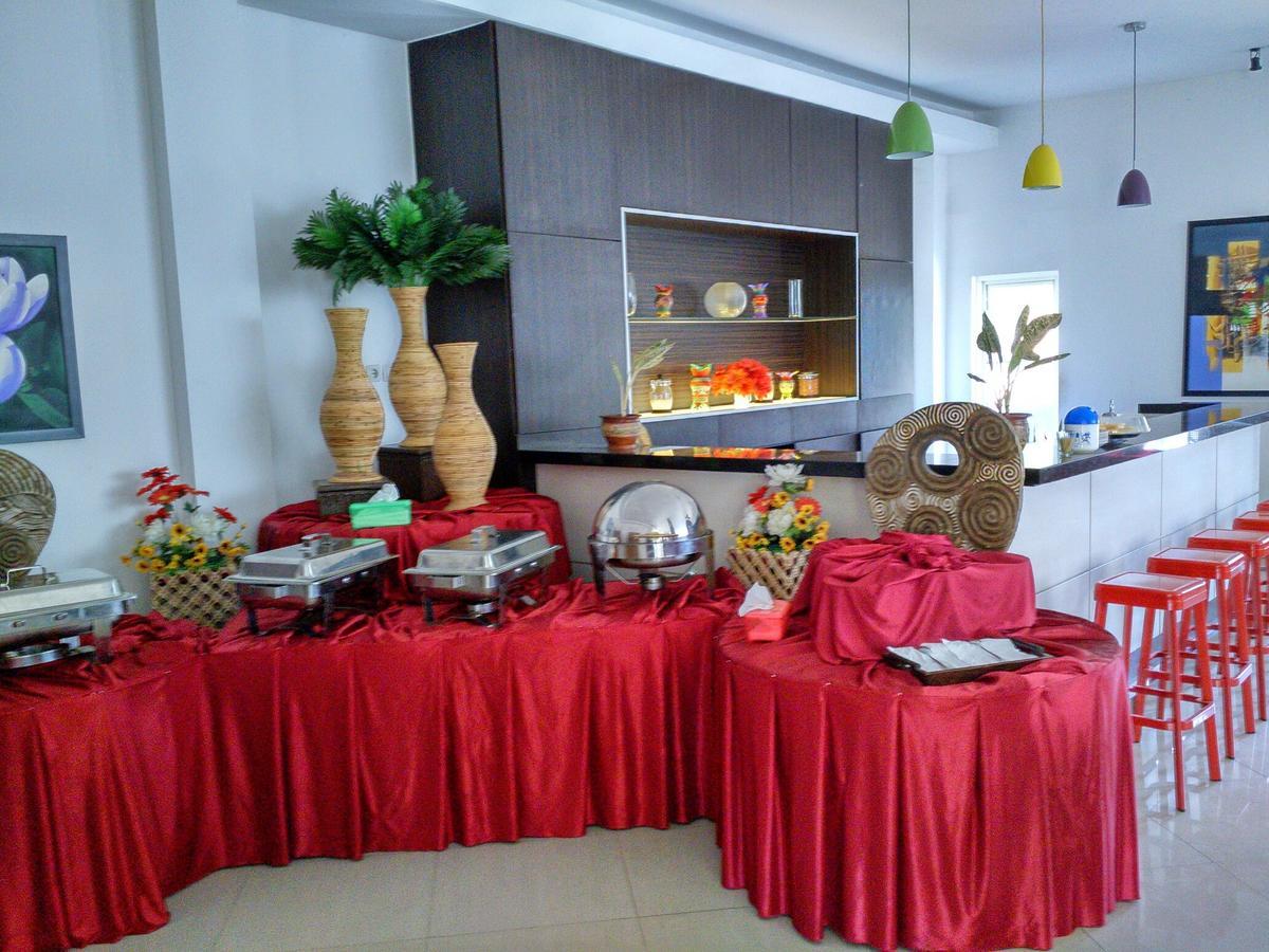 Hotel Transit Pasuruan Eksteriør bilde