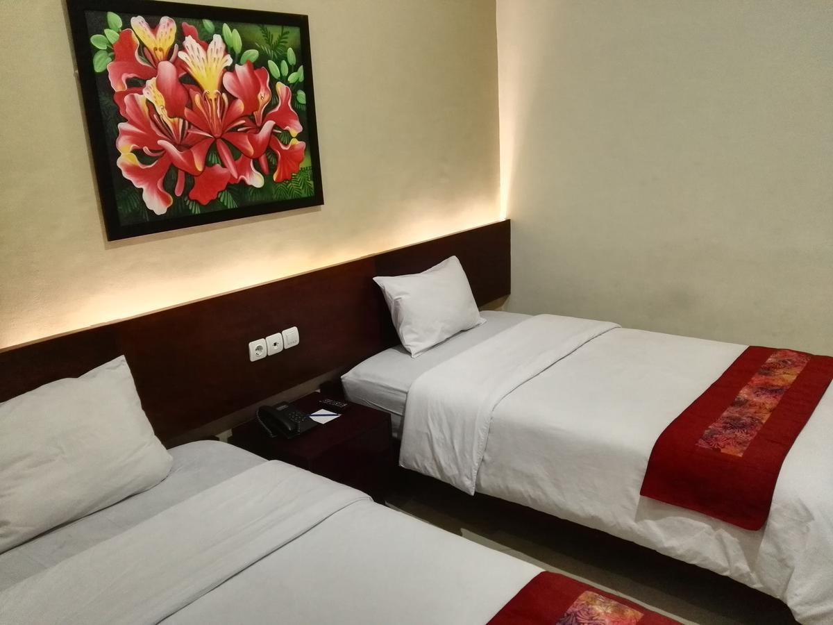 Hotel Transit Pasuruan Eksteriør bilde