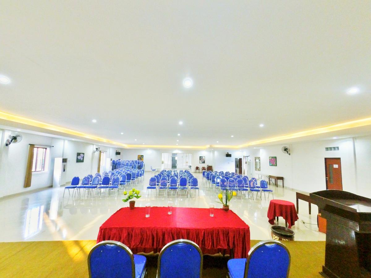Hotel Transit Pasuruan Eksteriør bilde