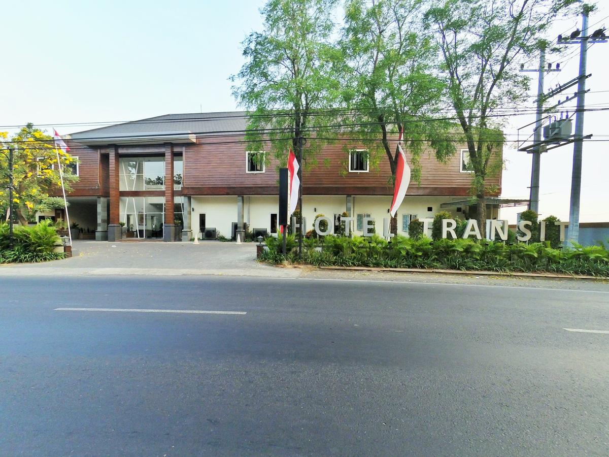 Hotel Transit Pasuruan Eksteriør bilde