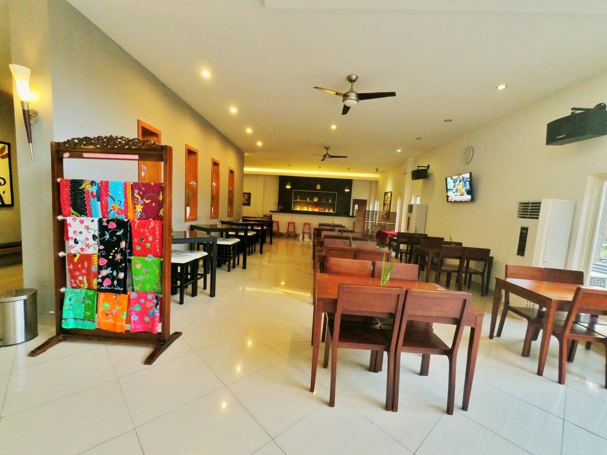 Hotel Transit Pasuruan Eksteriør bilde